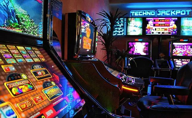 پاکستان میں Lucky Master کا آن لائن کیسینو سیکشن کھولیں۔